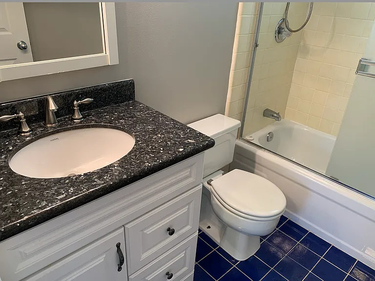 Purple Glen Dr — Photo 8