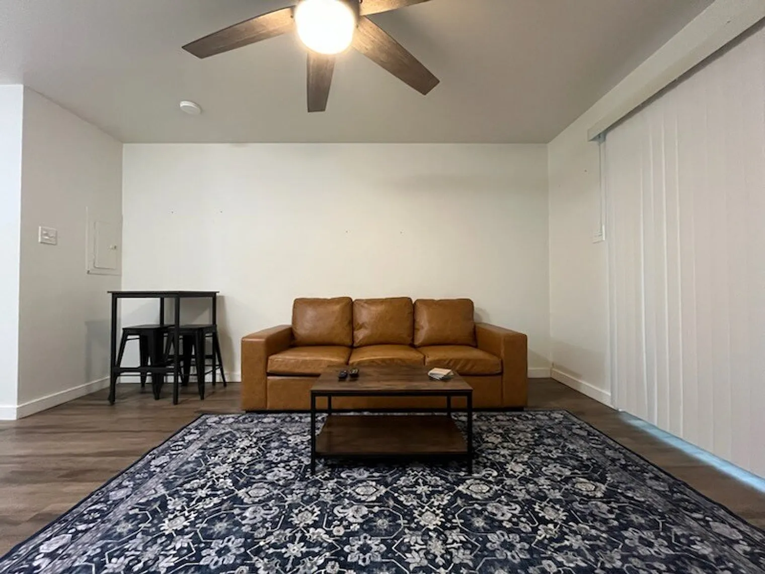 2 bed, 1.0 bath, $3,184 — Photo 2