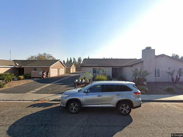 126 N Peppertree St — Photo 1