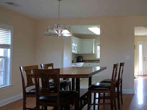 5th image of 75 Wintergreen Drive