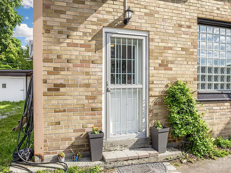 856B Millwood Rd — Photo 31