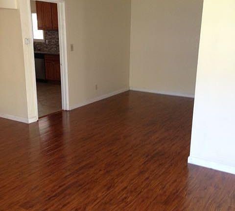 5th image of 3868 Harris St