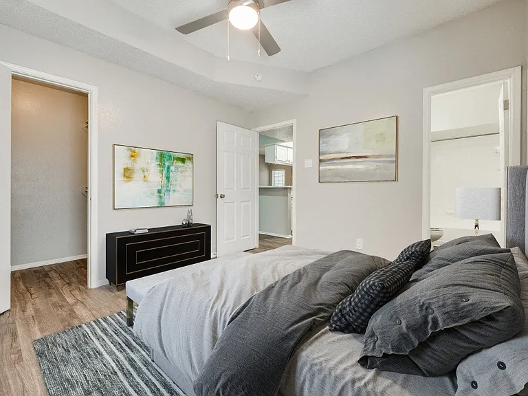 Foxborough Apartments — Photo 9