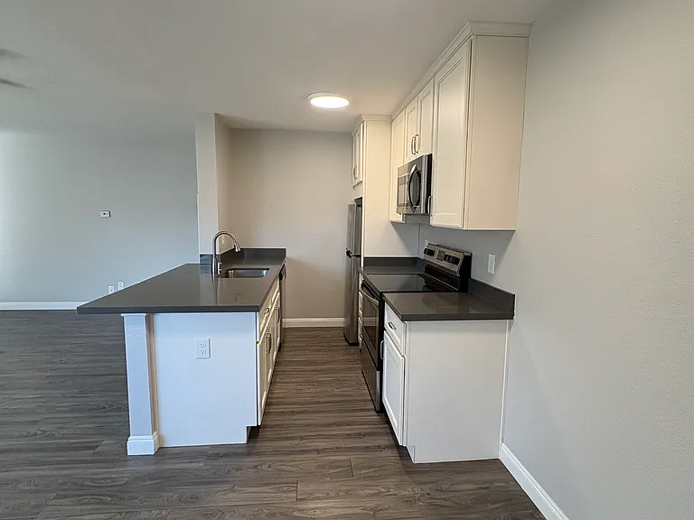 3711 Fruitvale Ave #9 — Photo 4