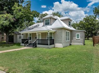 443 S Madison St, La Grange, TX 78945