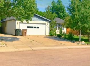 633 Wilderness Dr, Gillette, WY 82718
