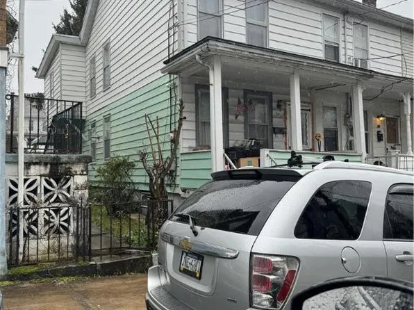 48 E Howard Ave, Coaldale, PA 18218