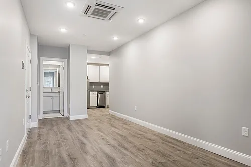 276-282 Hanover St #11 Photo 1