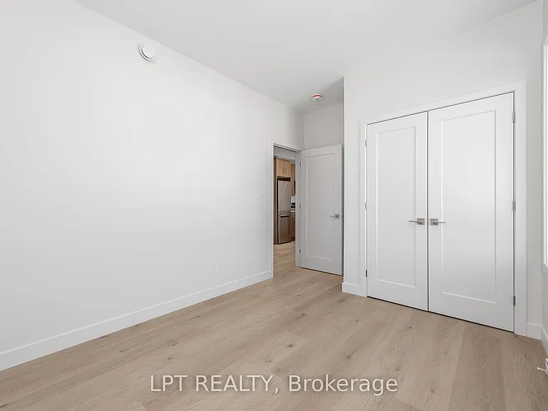 319 Shakespeare St #8 — Photo 13