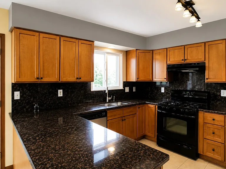 21221 W Chastworth Ln — Photo 5