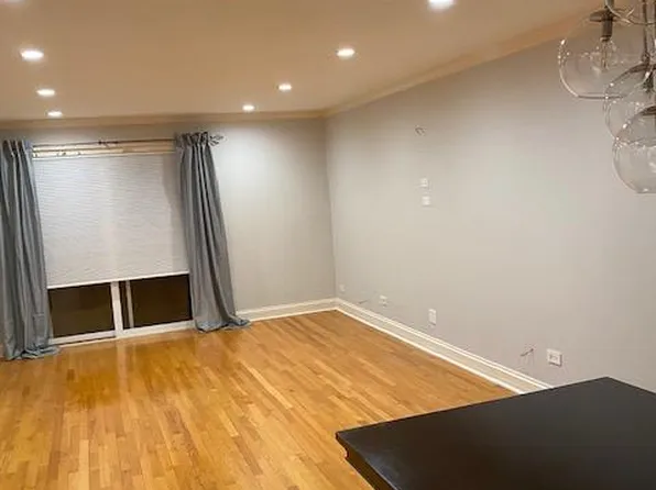 920 Beau Dr Unit 105, Des Plaines, IL 60016