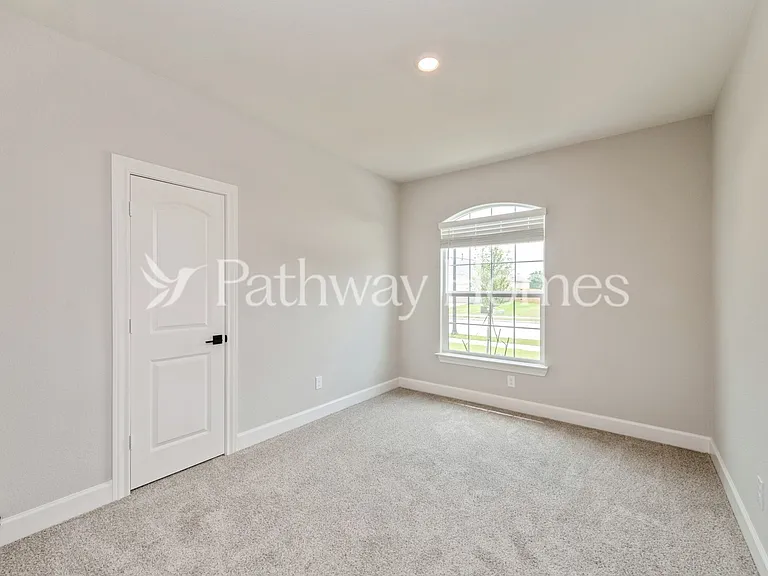 620 Brookside Dr — Photo 6