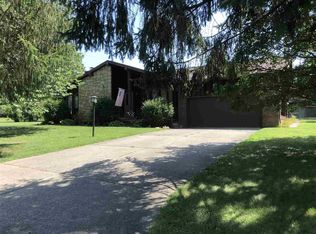 27 Oakwood Rd, Culloden, WV 25510