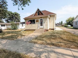 106 2nd St NE, Crosby, ND 58730