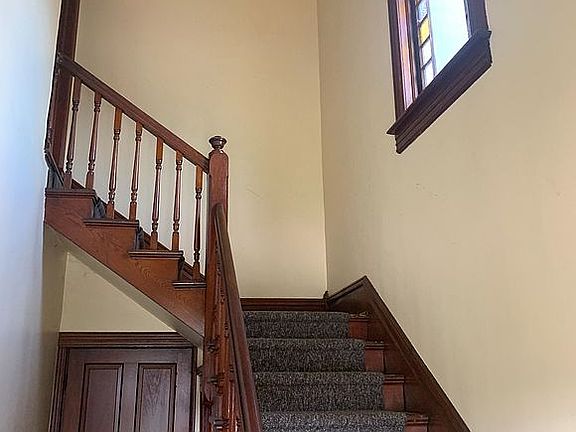 140 Main entrance