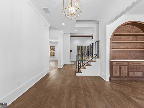5th image of 1258 Prospect Rd