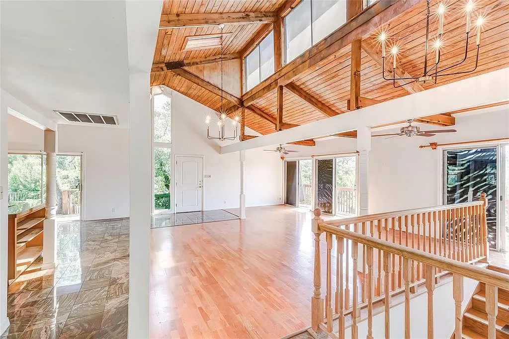 3 bed, 2.5 bath, 2448 sqft, $4,275 — Photo 4