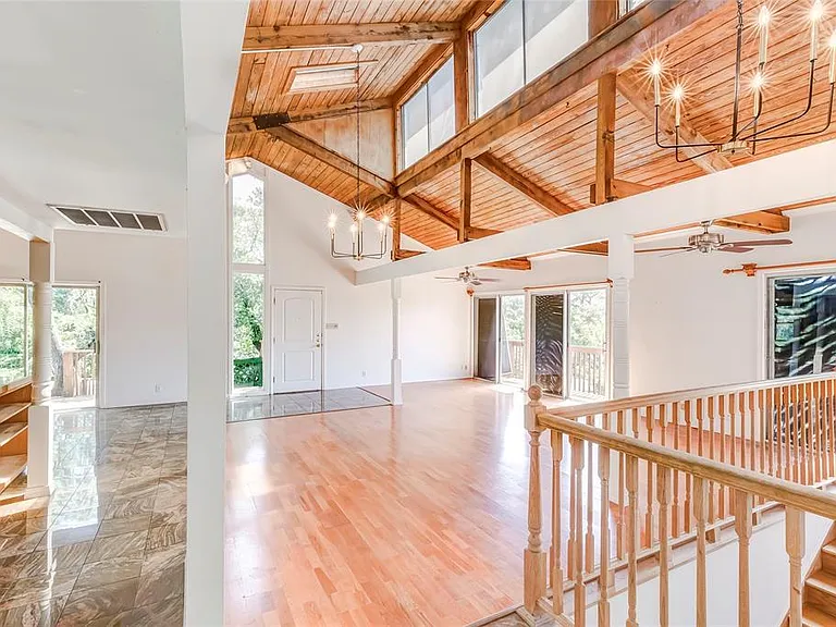 208 Westhaven Dr — Photo 4