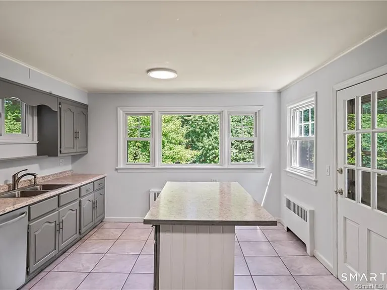791 Newfield Ave — Photo 9