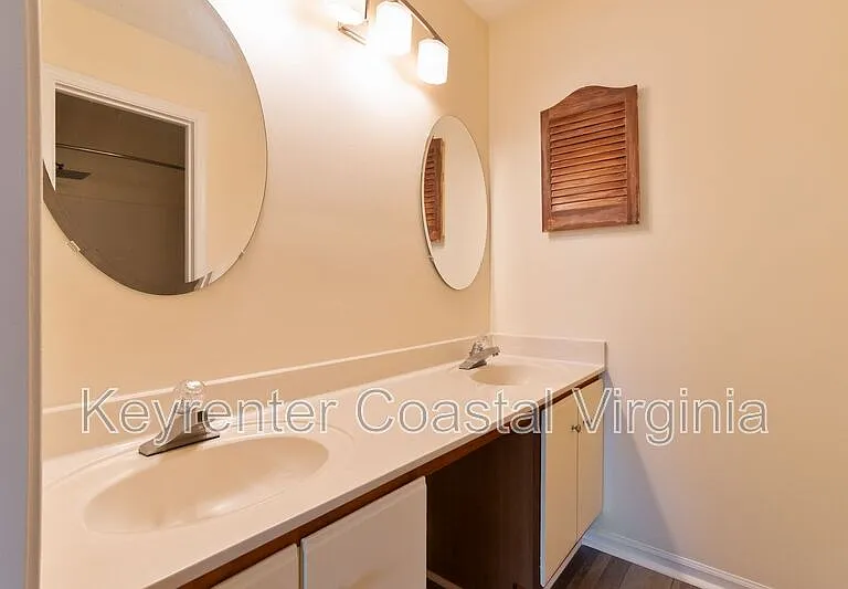 922 Pocahontas Ct — Photo 8