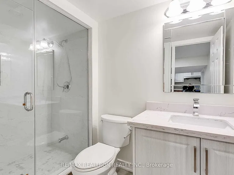 27 Highland Park Blvd — Photo 19