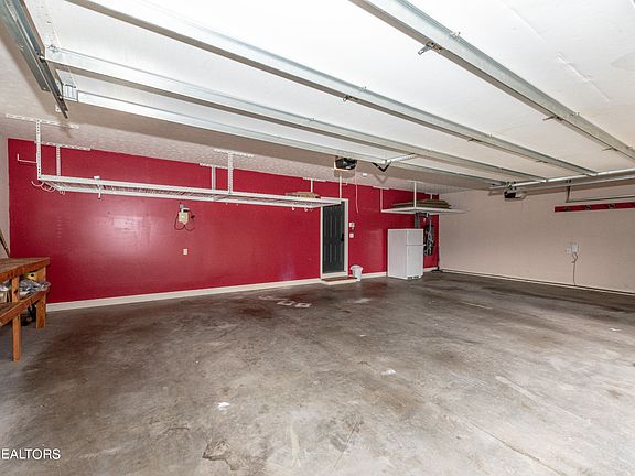 4th image of 11919 Farmhouse Dr