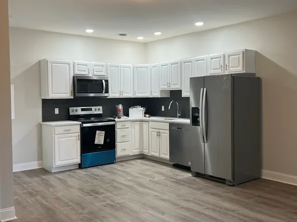 41 Crystal St APT 1, East Stroudsburg, PA 18301