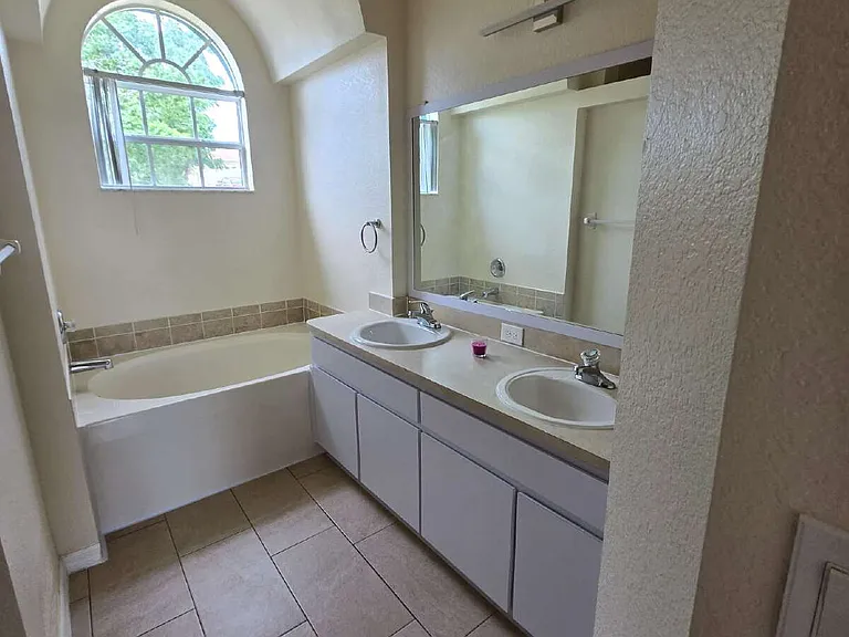 13130 Odham St — Photo 10