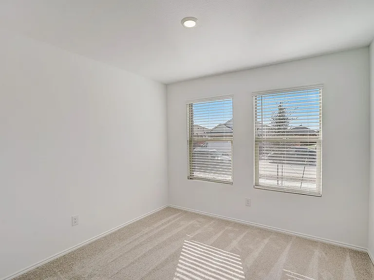 2817 Watchpoint Rd — Photo 23