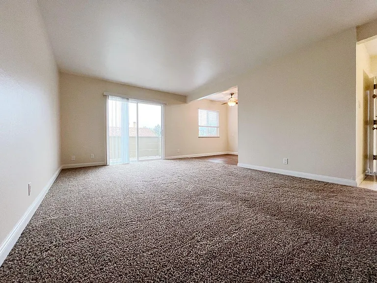 Laurel Heights — Photo 10