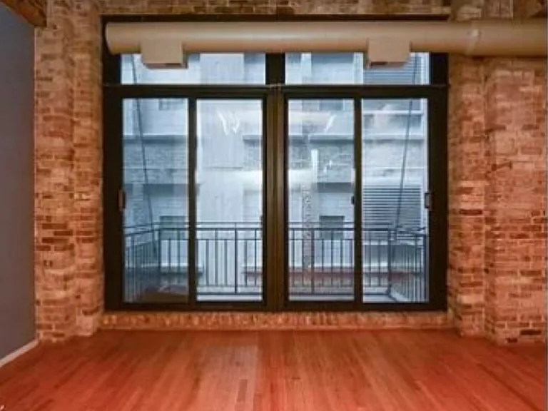 375 W Erie St #321 — Photo 5