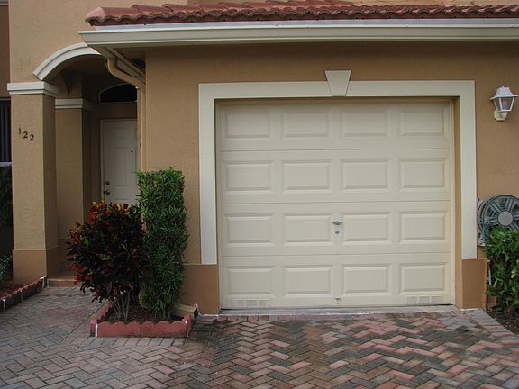 2nd image of 122 Riverwalk Cir #122