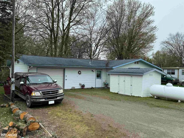 8327 Rowe Rd, Pigeon, MI 48755