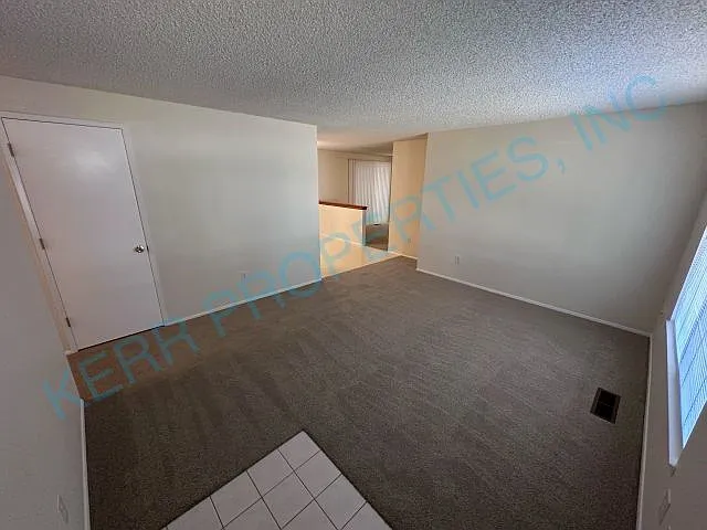 Building Photo - 2530 NE Hale Ave