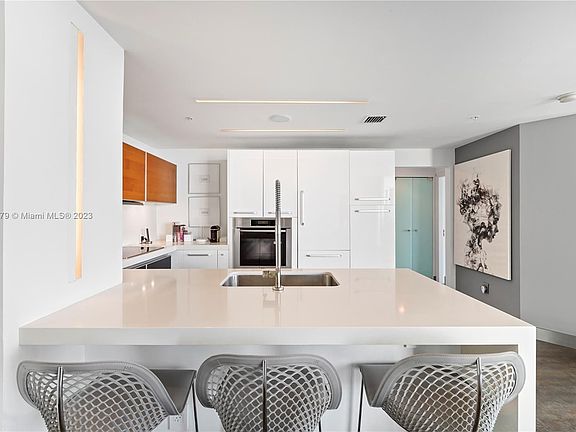 3rd image of 300 S Biscayne Blvd APT 2508