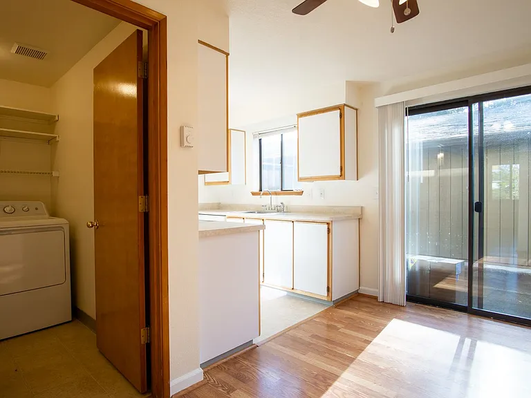 8363 SW Durham Rd #6 — Photo 6