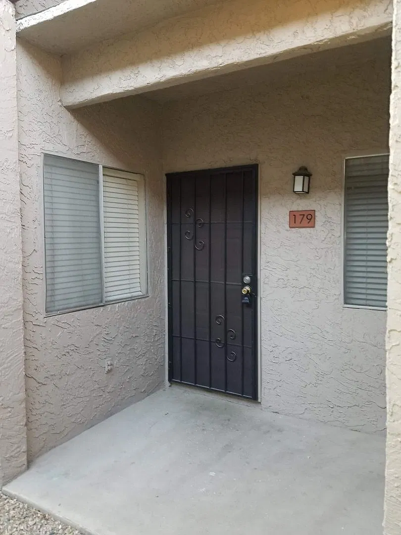 Old Town Scottsdale Gem! 2 Primary Suites, Private Patio & Resort-Style Amenities! — Photo 2