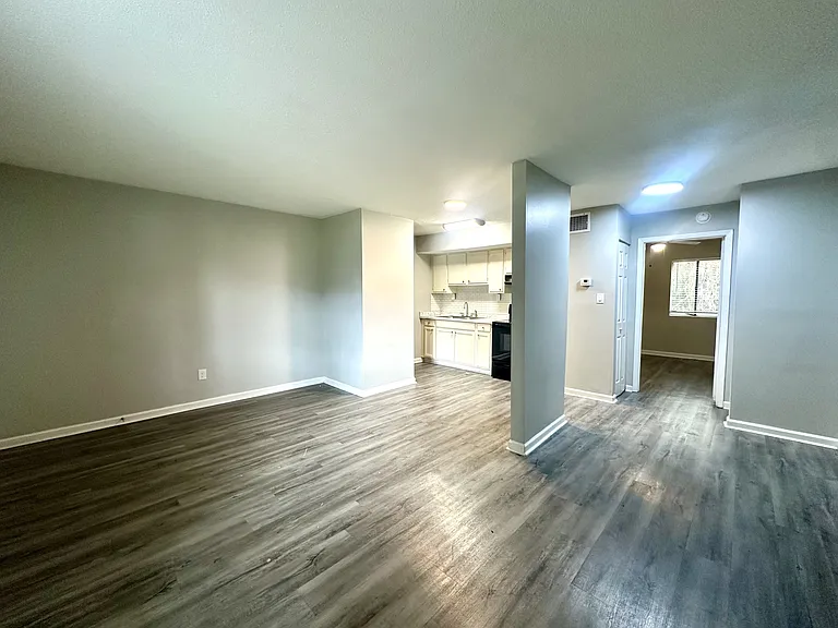 200 W Adair St #A7 — Photo 3