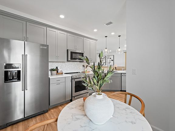 Breakfast nook, located off the kitchen