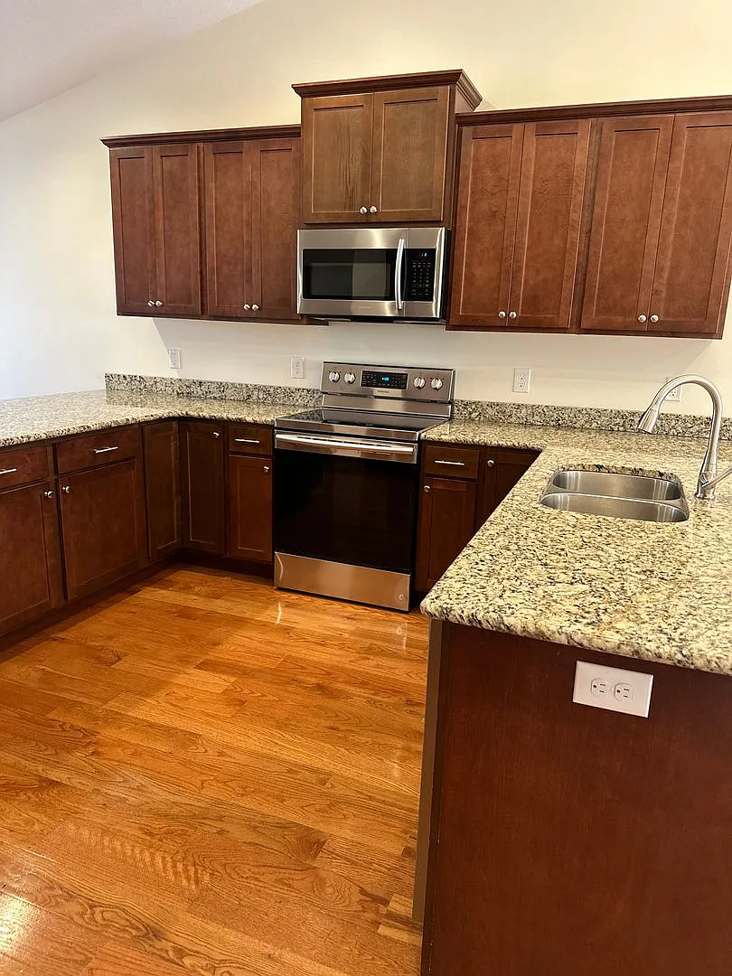 3 Bed 2 Bath Townhome Available Dec. 14th — Photo 3