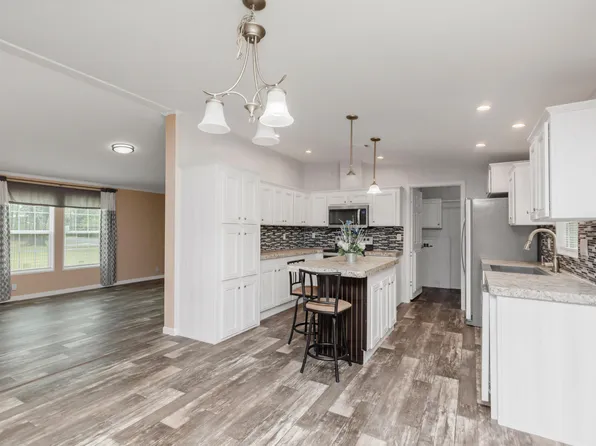 910 N Lloyd St, Crestview, FL 32536