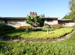 8 Boulters Cv, North Hampton, NH 03862