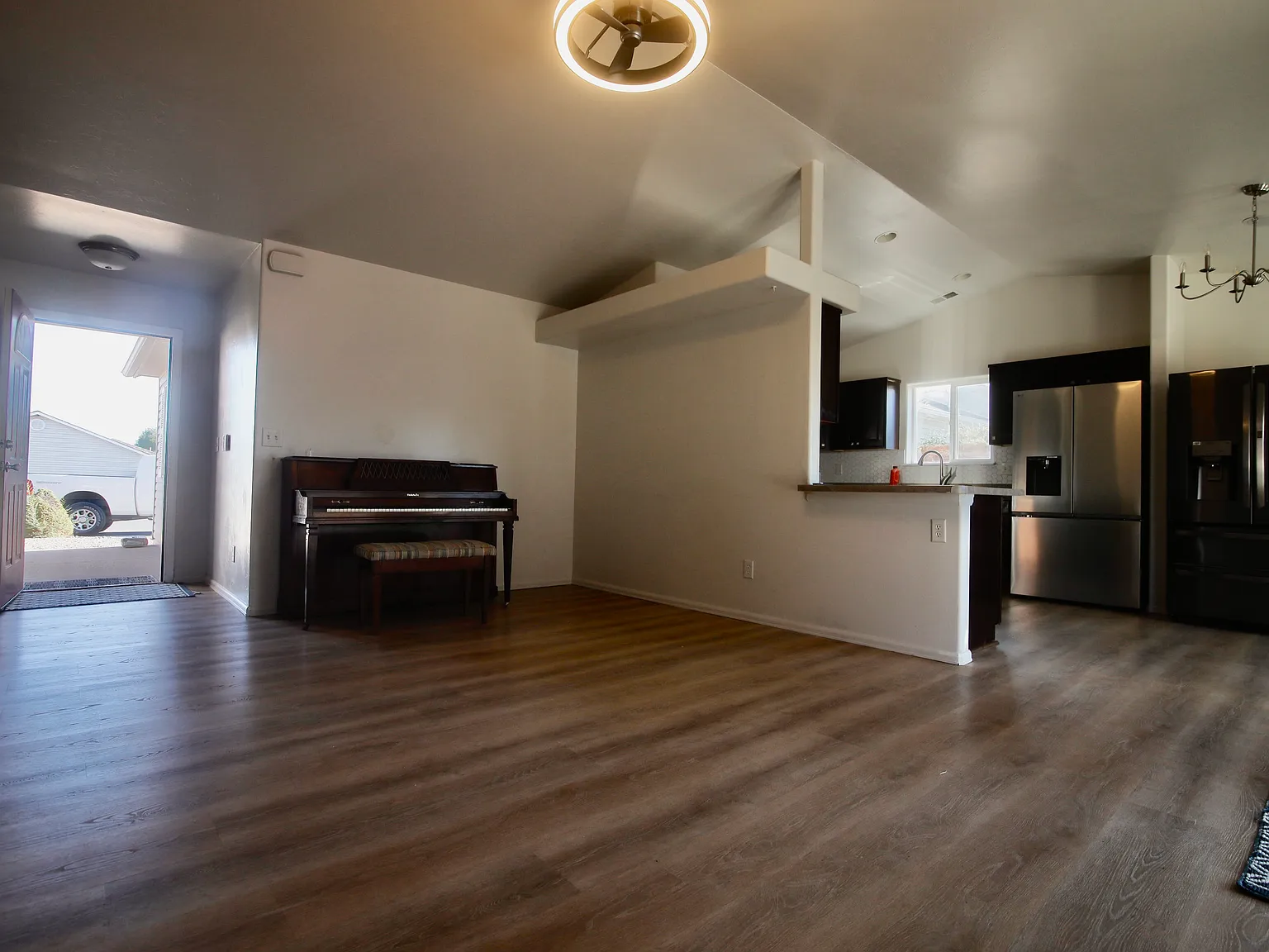 4 bed, 1841 sqft, $2,150 — Photo 3
