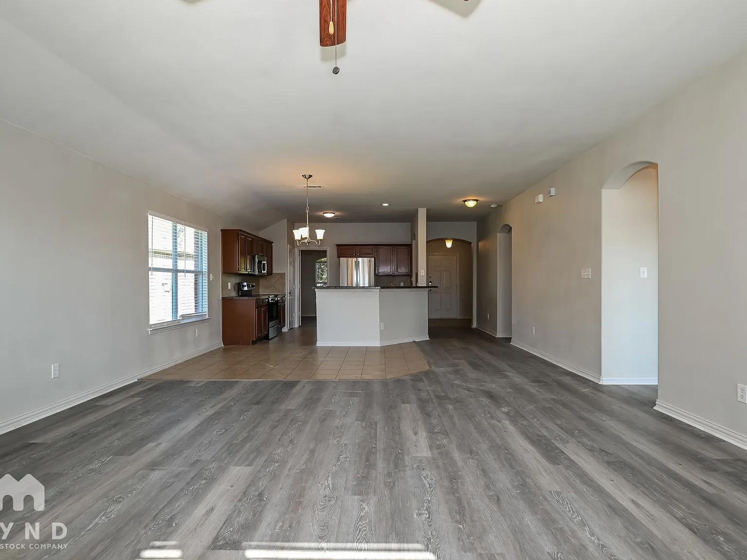 3 bed, 2.0 bath, 1804 sqft, $2,145 — Photo 4