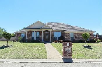 1st image of 121 Grovecreek Dr