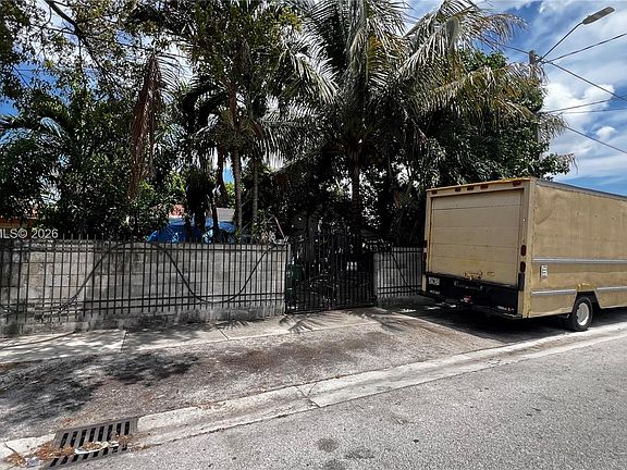 4th image of 1531 NW 59th St