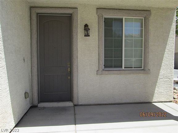 3rd image of 9789 Spinnaker Creek Ave