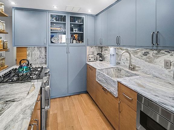 3rd image of 10 Plaza St E APT 16D