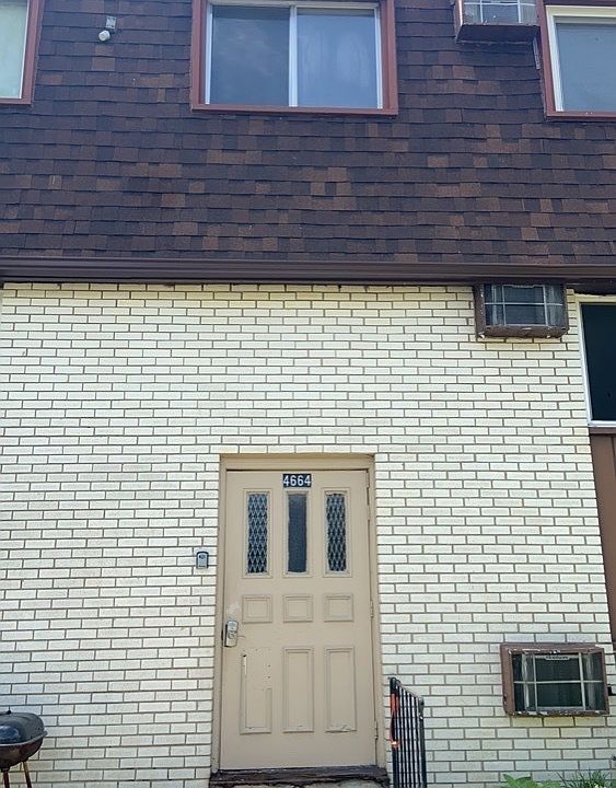 1st image of 4664 Burkhardt Ave APT K