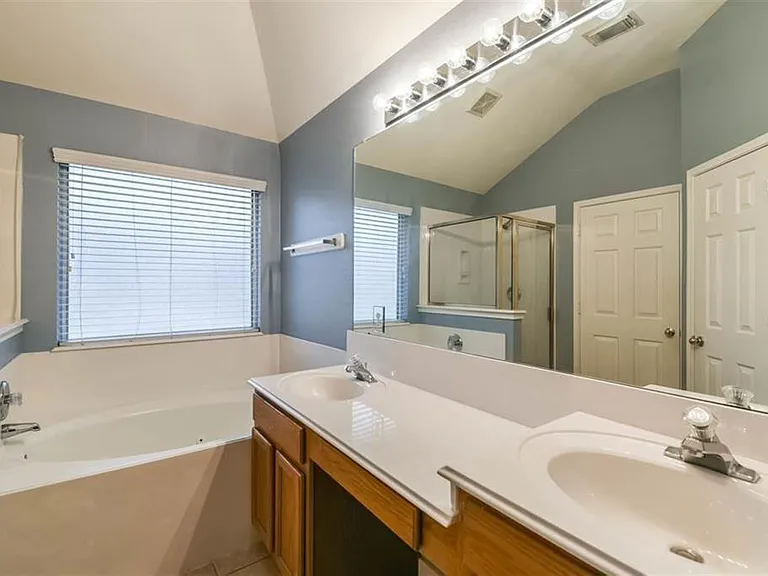 5911 Mettler Ln — Photo 14